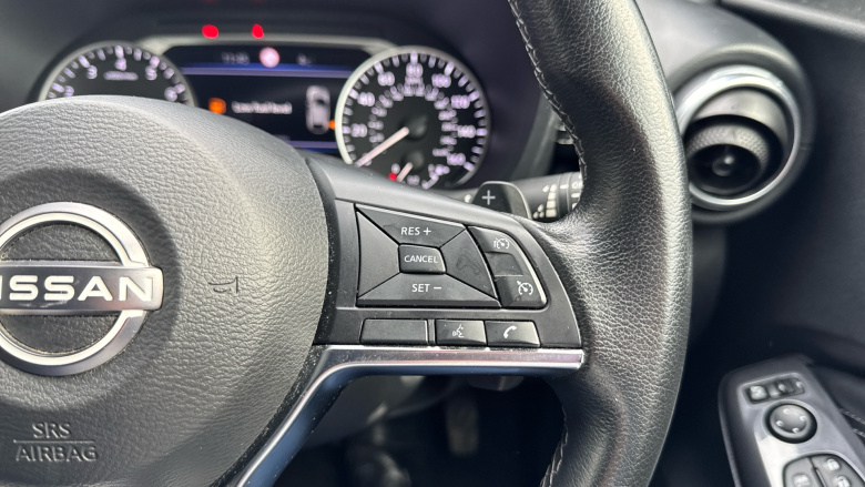 Nissan Juke 1.0 DiG-T 114 N-Connecta 5dr DCT Petrol Hatchback